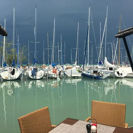 Calypso Lakeside & Lux 4*