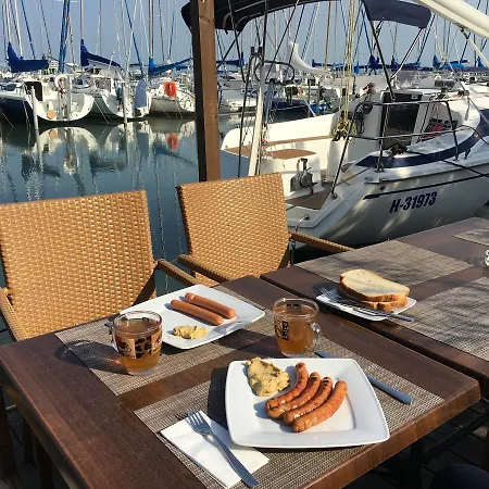 Calypso Lakeside & Lux