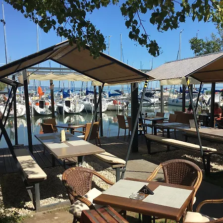 Calypso Lakeside & Lux Гостевой дом Шиофок