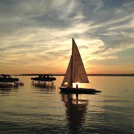 Calypso Lakeside & Lux Gasthof Siófok