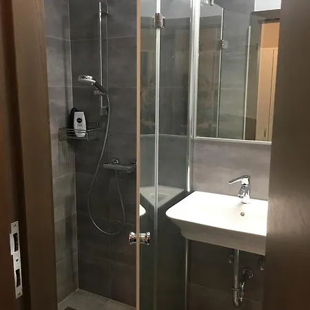 بيت ضيافة Calypso Lakeside & Lux