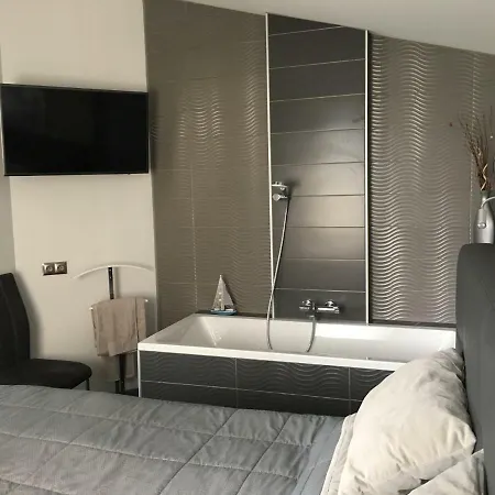 Calypso Lakeside & Lux