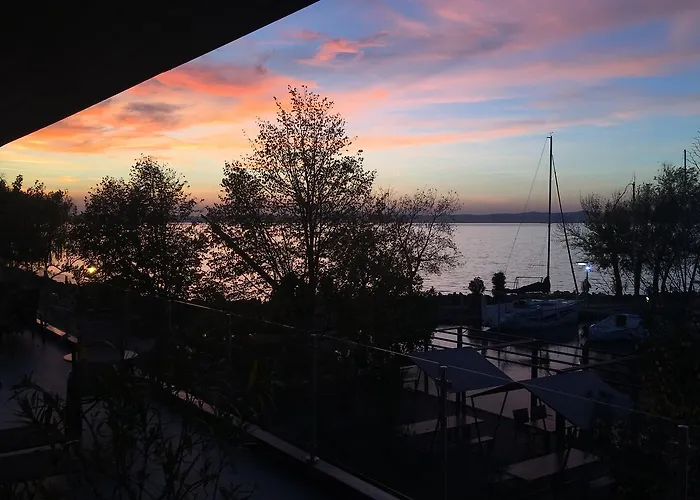 Calypso Lakeside & Lux Гостевой дом