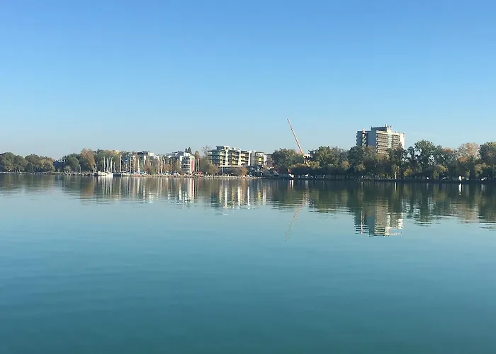 Гостевой дом Calypso Lakeside & Lux Шиофок