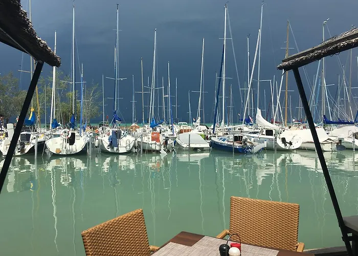 Calypso Lakeside & Lux 4*