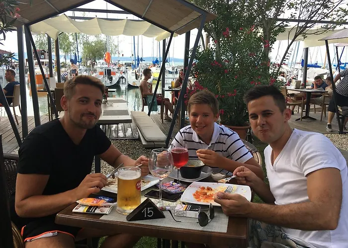 Calypso Lakeside & Lux Vendégház 4*