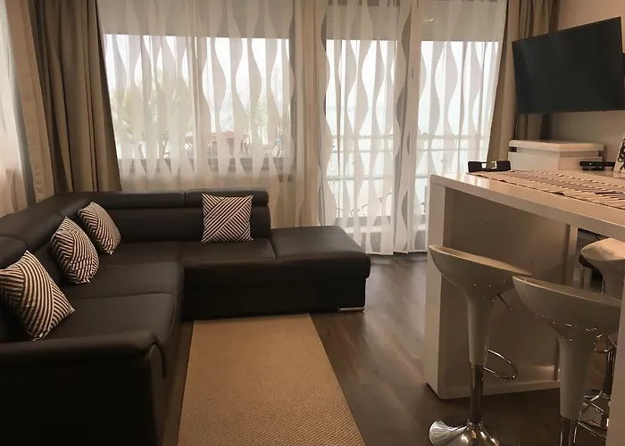 Calypso Lakeside & Lux 4*