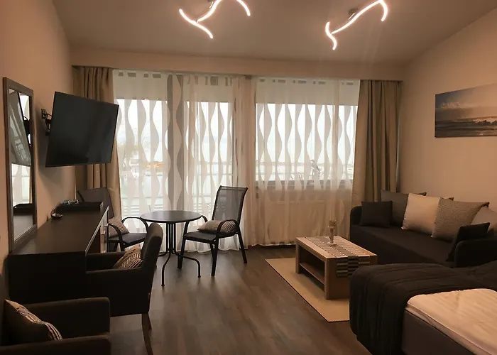Calypso Lakeside & Lux Гостевой дом Шиофок