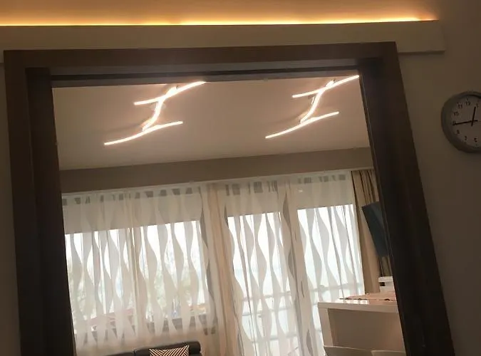 בית הארחה Calypso Lakeside & Lux