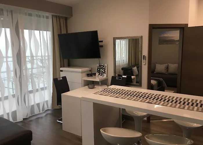 בית הארחה Calypso Lakeside & Lux שיופוק