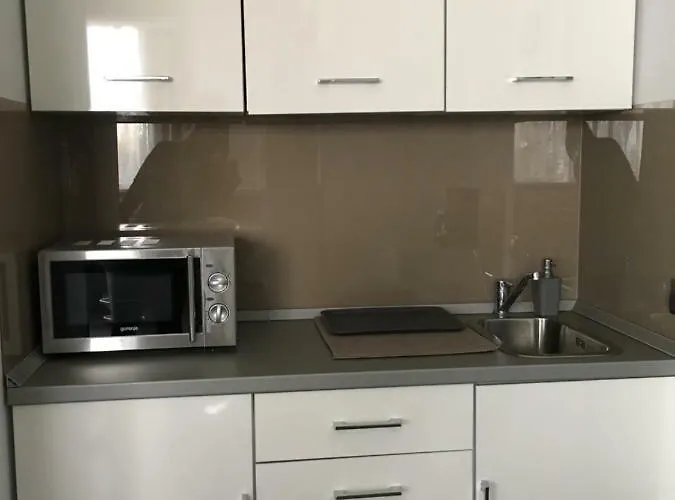 Calypso Lakeside & Lux בית הארחה 4*