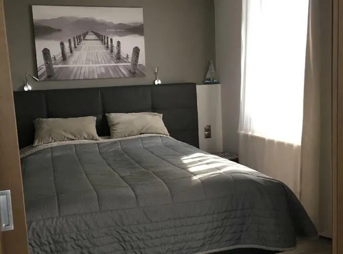 בית הארחה Calypso Lakeside & Lux 4*