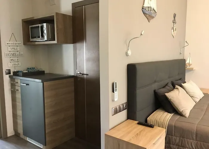 Calypso Lakeside & Lux בית הארחה