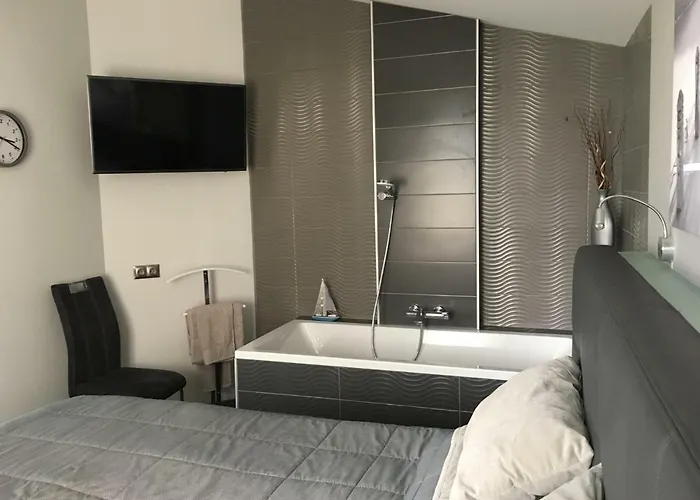 Calypso Lakeside & Lux