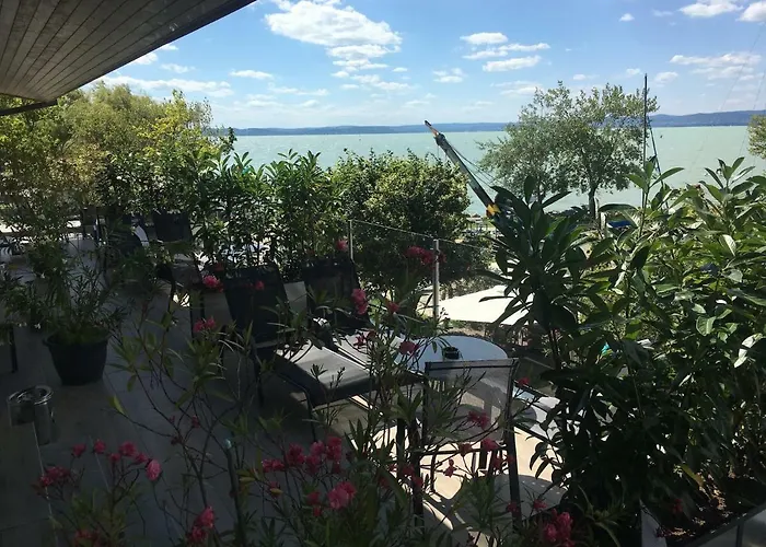 Гостевой дом Calypso Lakeside & Lux